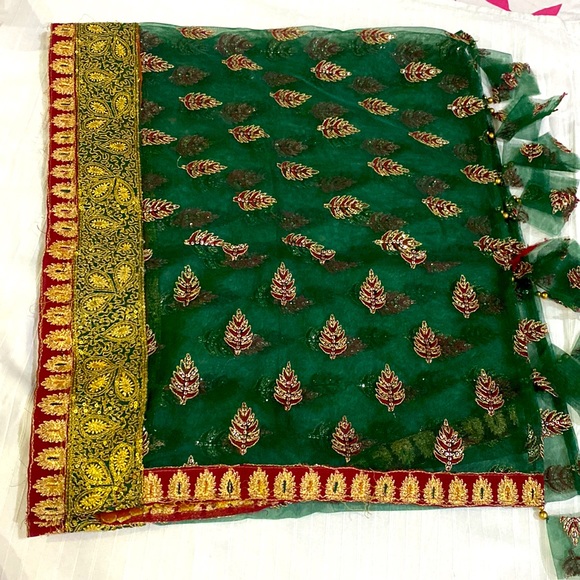 Absolutely a stunner 3 piece dress, an eye catcher!! - Picture 7 of 11